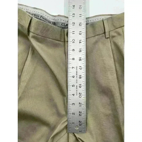Haggar Men's Classic Fit Iron-Free Premium Khakis 40 x 30 Beige Light‎ Brown - Picture 7 of 9